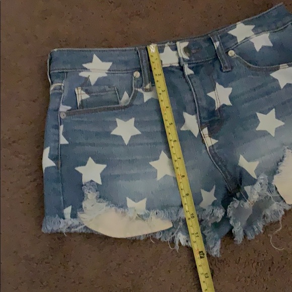 High Rise Distressed Jean Shorts w Exposed Pockets - Picture 10 of 11